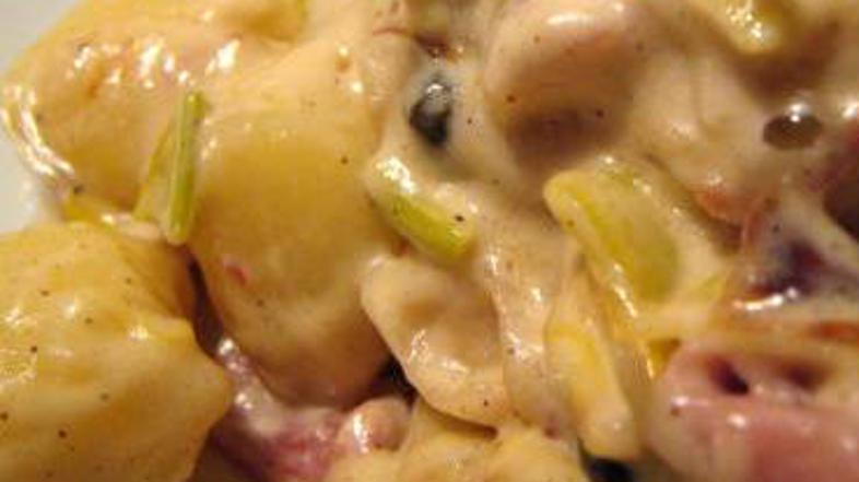 V omako lahko dodate tudi nekaj pora.