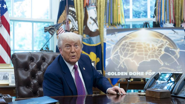 Donald Trump predstavlja obrambni sistem zlata kupola