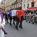 Pogreba modnega kreatorja so se udeležile številna znana imena iz modnega in pol