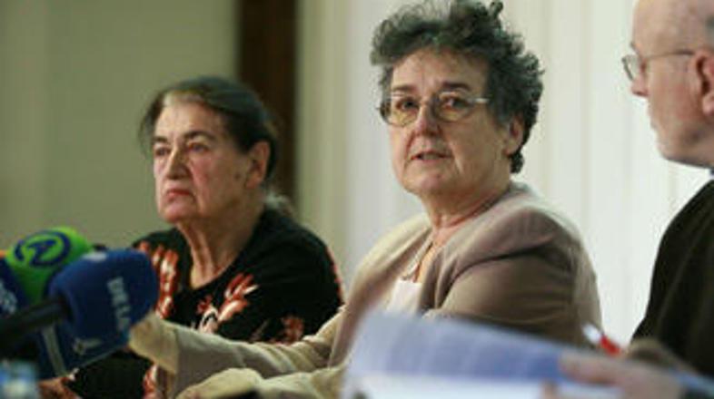 Predstavniki Zdusa so ostali pred vrati AZN.