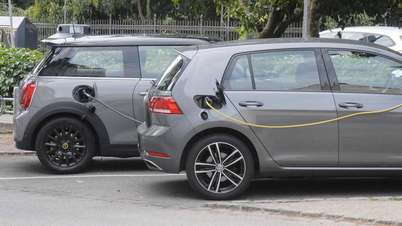 Električni avto polnjenje polnilnica