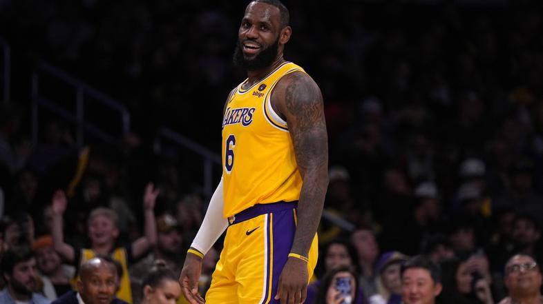 LeBron James Rockets Lakers