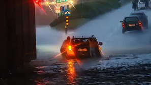 avto ujet v zalitem podvozu