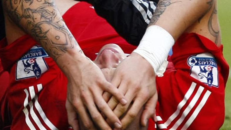 Na sobotni tekmi proti Man Cityju je Liverpoolov Škrtel utrpel poškodbo kolena.