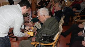 Pametna ura za starejše