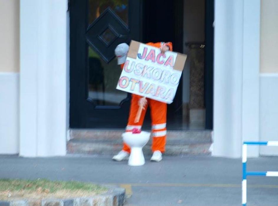 Meščanska akcija pred sedežem HDZ