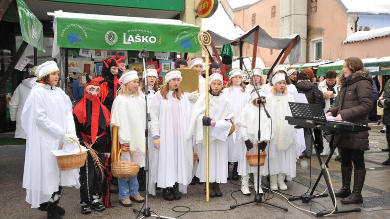 Veseli december se je v Laškem začel s sejmom, nadaljeval pa se bo z božičnim ko