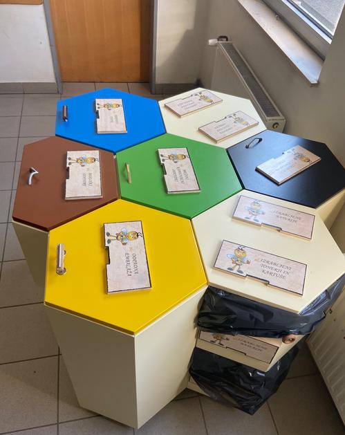 Interni ločevalni otok iz rabljenega pohištva, Komunala Kranj in Fundacija V. Drakslerja