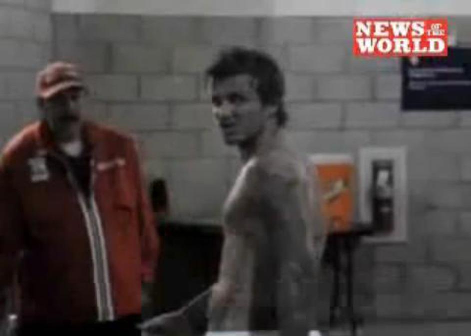 Beckham se je navijaču takole postavil po robu. (Foto: YouTube)