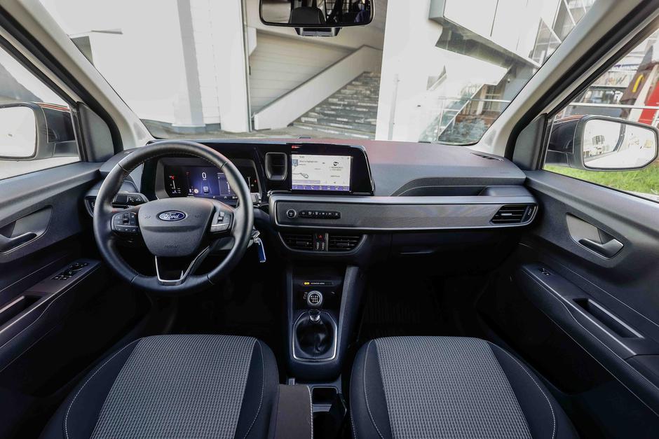 ford transit courier furgon | Avtor: Saša Despot