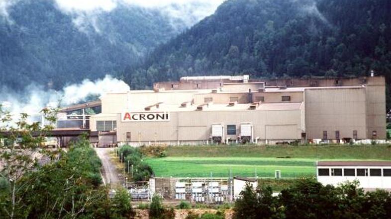 V Acroniju naj bi šlo po neuradnih podatkih prek sklada dela na čakanje kar 30 o