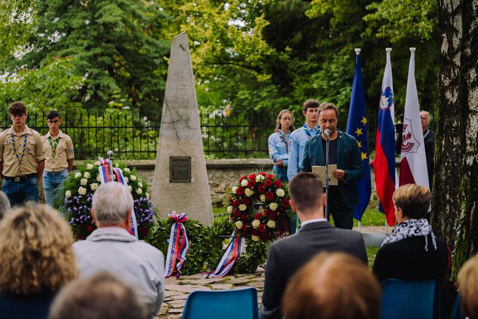 Komemoracija, Prešernov gaj, Kranj, spomenik bazoviškim junakom | Avtor: Primož Pičulin