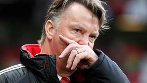 Trener Louis Van Gaal obžaluje, da so njegovi rojaki tako uspešni. (Foto: Reuter