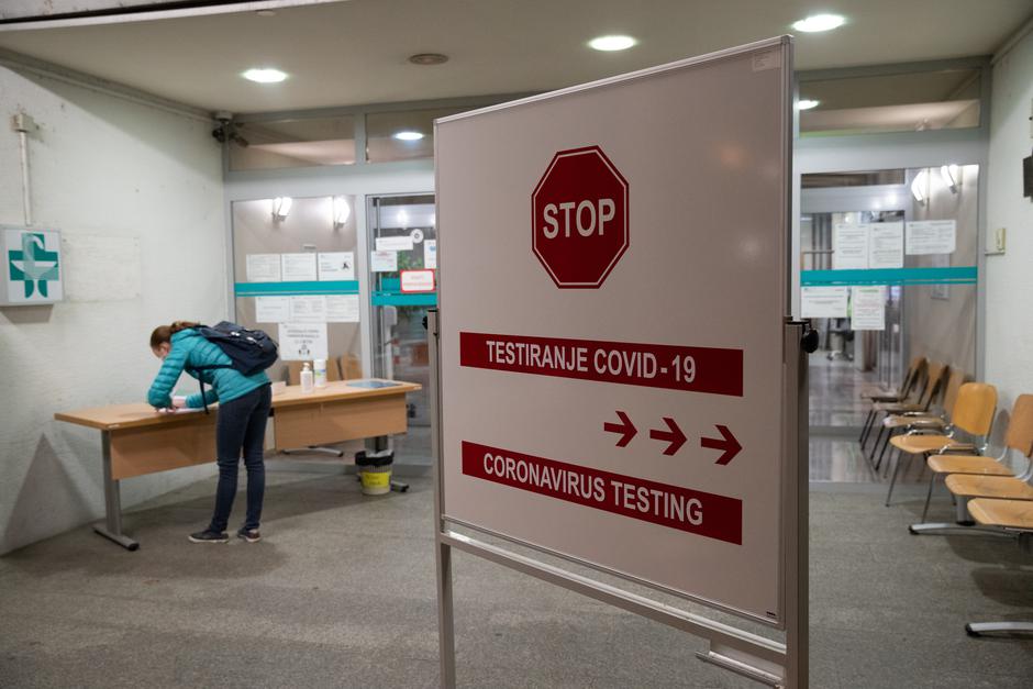 Testiranje covid-19 okužbe koronavirus | Avtor: Profimedia