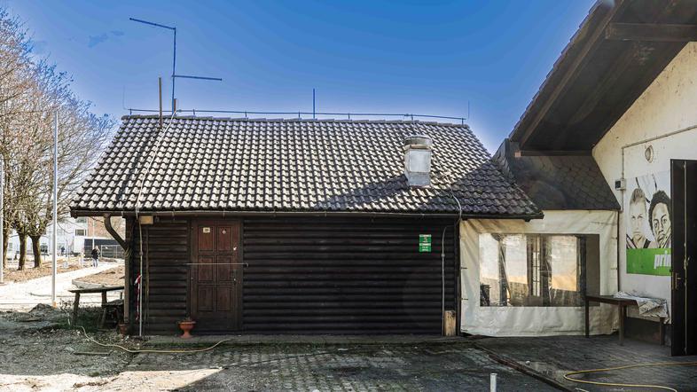 hiška v savskem naselju