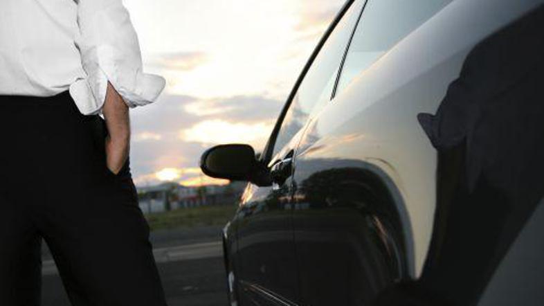 Če svojega jeklenega prijatelja na skrivaj potrepljate in pozdravite, še ne pome