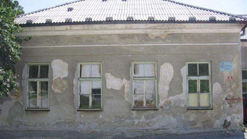 Šola v Šentrupertu je v zelo slabem stanju.