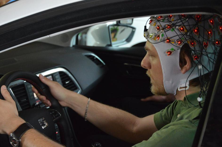 AVP in raziskava vpliva mobilnikov