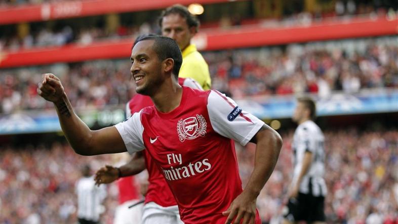 Arsenal udinese walcott