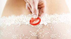 Obstaja kar nekaj zanesljivih oblik zaščite pred nosečnostjo: tabletke, depo inj