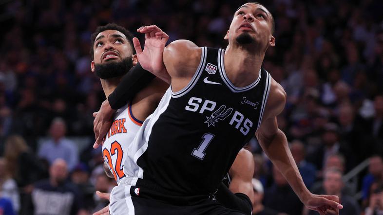 New York Knicks : San Antonio Spurs