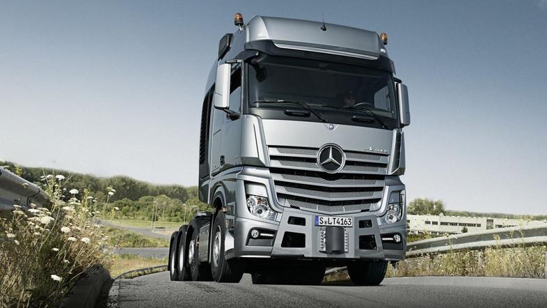 Mercedes-Benz Actros SLT