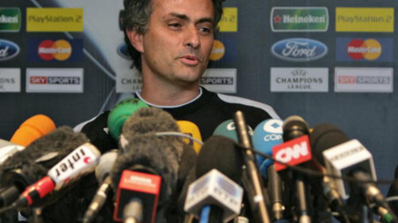 Trener Interja Jose Mourinho pred tekmo ni dajal drznih napovedi.