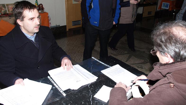 Svetnik Miran Müllner je zagotovil, da lahko brez težav zberejo tudi deset tisoč