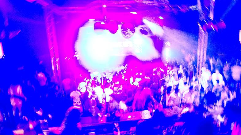 Svet norosti in vročice v Cirkusu