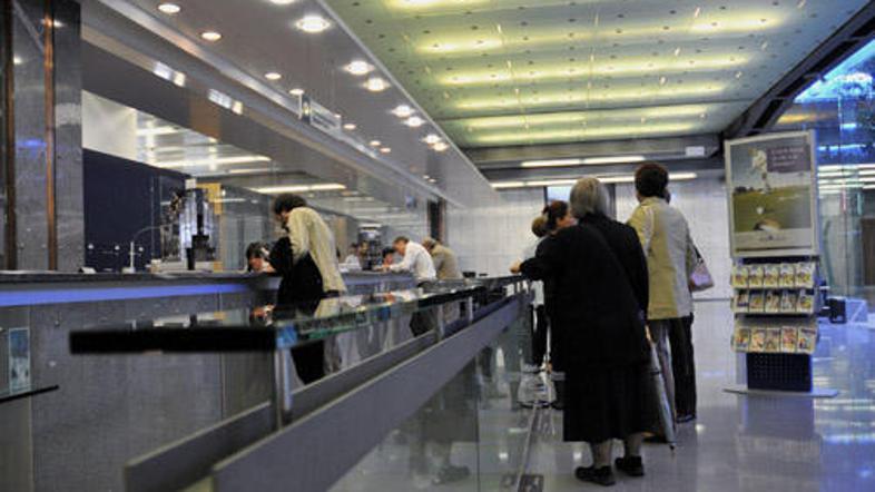 Čeprav KBC v svojih poljskih enotah množično odpušča, podoben ukrep v NLB ne gro