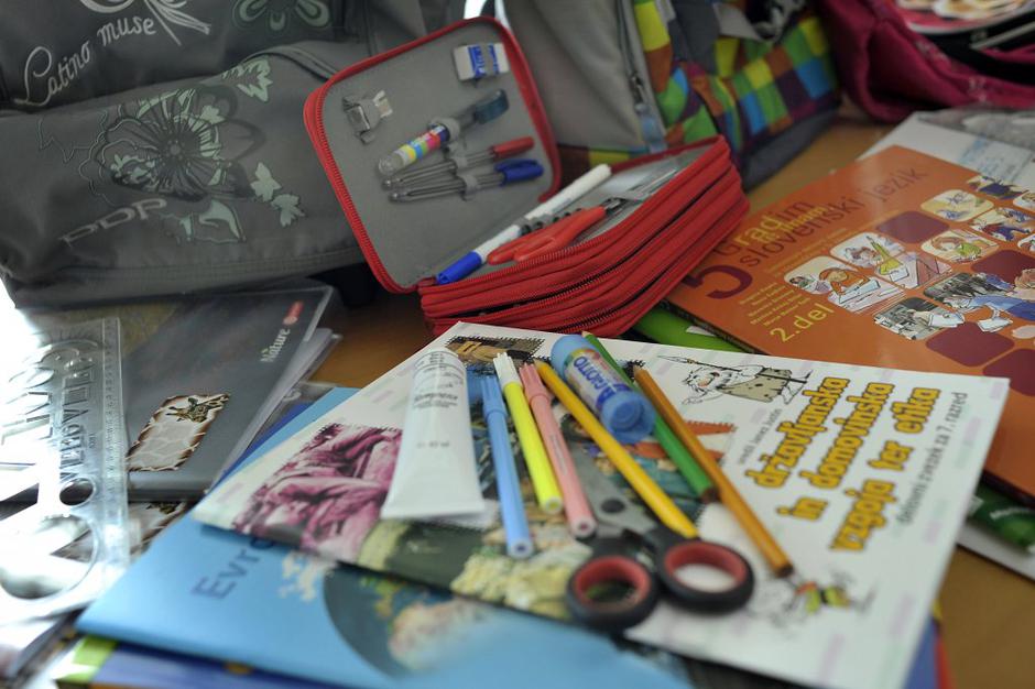 Učbeniki in šolske potrebščine | Avtor: Anže Petkovšek