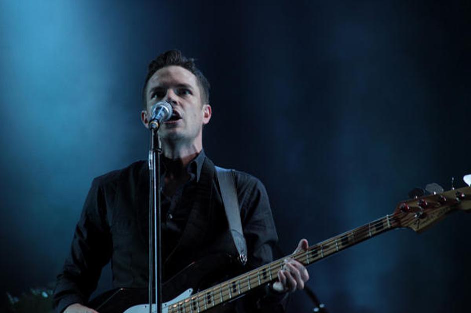 Publika je pevcu Brandonu Flowersu sledila na vsakem koraku, ubogala vsako njego