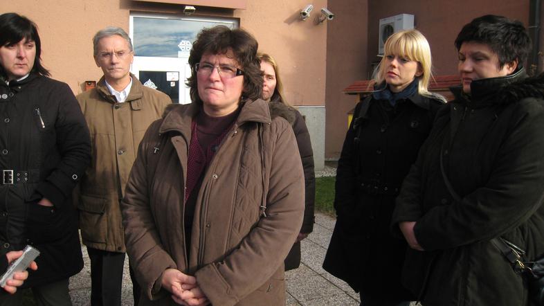 "Dovolj imamo grdega obnašanja ravnatelja, šikaniranja in nepravilnosti," so pre