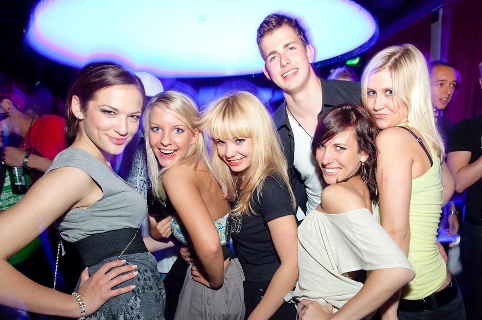 Sredin hip hop v klubu Top