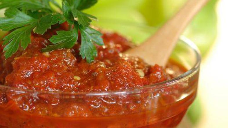 Ajvar je nepogrešljiv na piknikih.