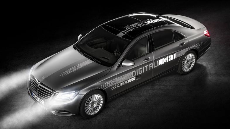 Mercedes Digital Light
