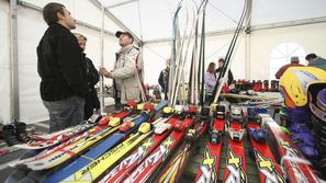 Na smučarskih sejmih se že več let pojavljajo isti preprodajalci smučarske oprem