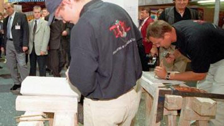 Razstavni program med drugim obsega izobraževanja mladih in odraslih, orodja za 