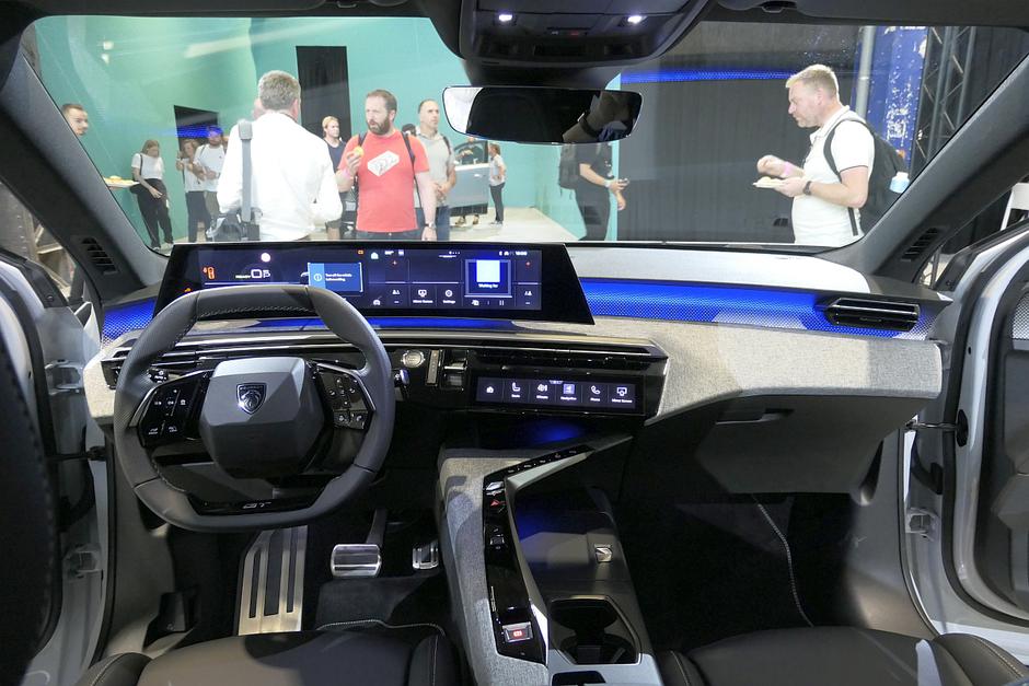 peugeot E-3008 | Avtor: Matija_Janežič