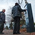 Ljubljana 26.11.2012 placevanje parkrnine na parkomatu na oslavijski ulici v Lju