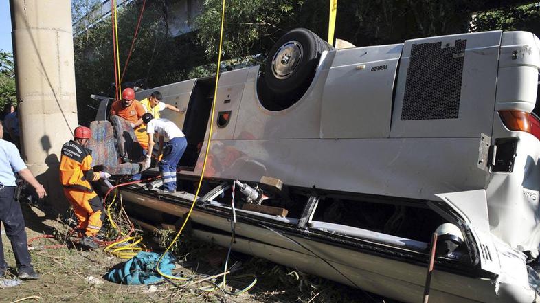 V prometni nesreči v bližini egiptovskega letovišča Hurgada je umrlo osem tujih 