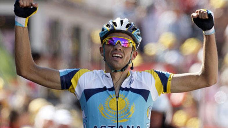 Alberto Contador ima pred drugouvrščenim Armstrongom več kot minuto prednosti.