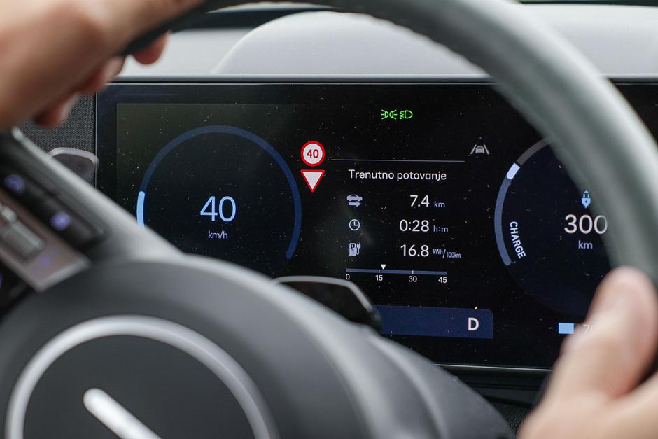 Inteligentni asistent za hitrost, asistenčni sistem, vožnja, omejitev hitrosti | Avtor: Saša Despot