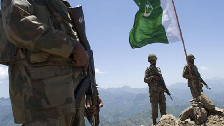 Vojaki so vdrli v mesto Mingora, ki je oporišče talibanskih skrajnežev in prevze