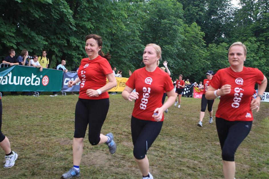 Če želite visokoresolucijsko fotografijo, nam pošljite elektronsko sporočilo na 