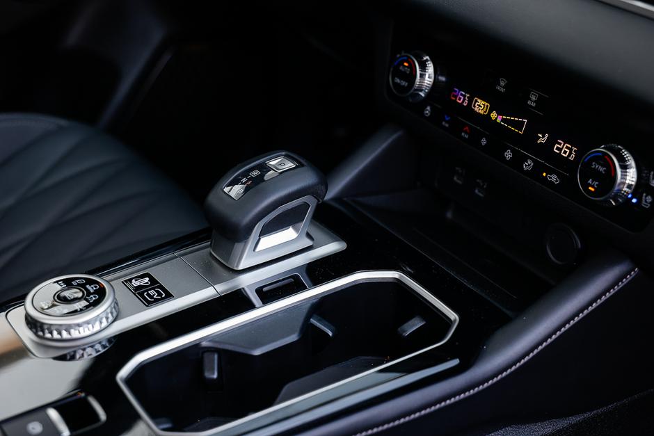 Mitsubishi Outlander PHEV Black Edition | Avtor: Saša Despot