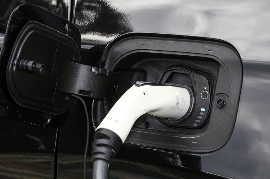 jeep renegade in compass 4xe