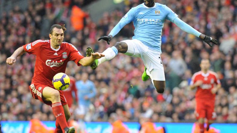 Adebayor je zadel za Manchester City. To je bil eden od 34 golov kola. (Foto: EP
