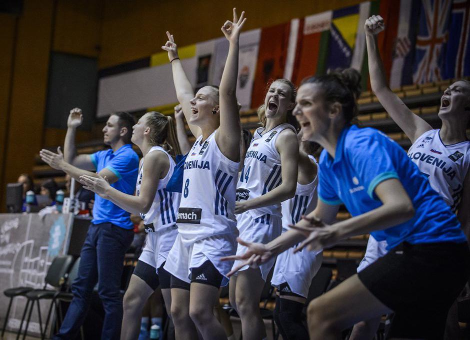 Slovenska ženska košarkarska reprezentanca | Avtor: Reševalni pas/Twitter