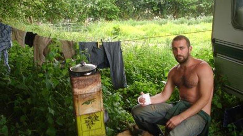 Mark si ne predstavlja starega življenja, saj mu je le-to predstavljalo strašen 